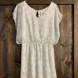 Women’s White Flowered Dress L
